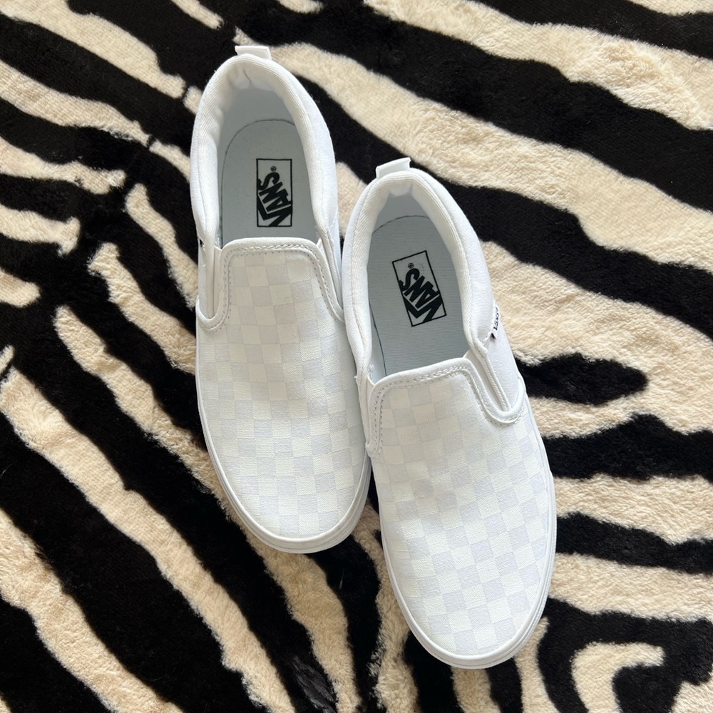 Vans kids classic slip on , size 5, new